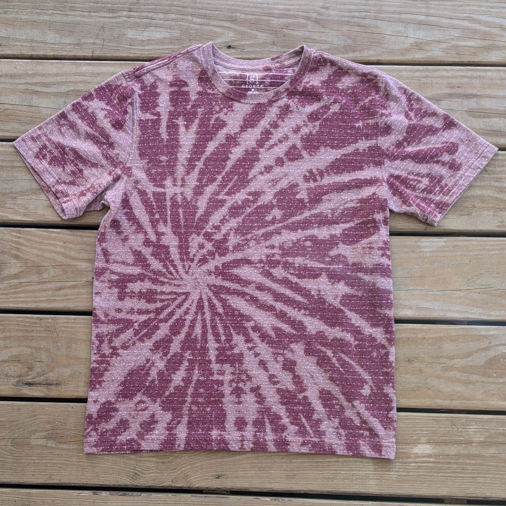 ✨3/$10✨Reverse Dye Spiral Tee